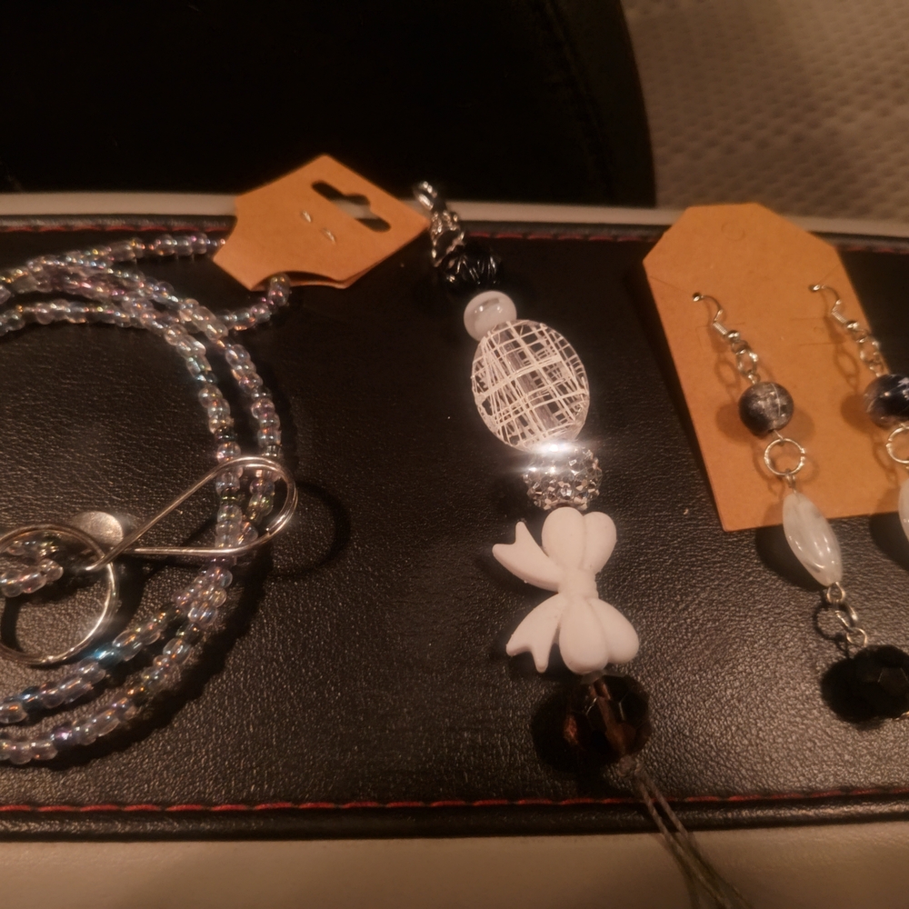 Elegant Beaded Jewelry Set with Earrings